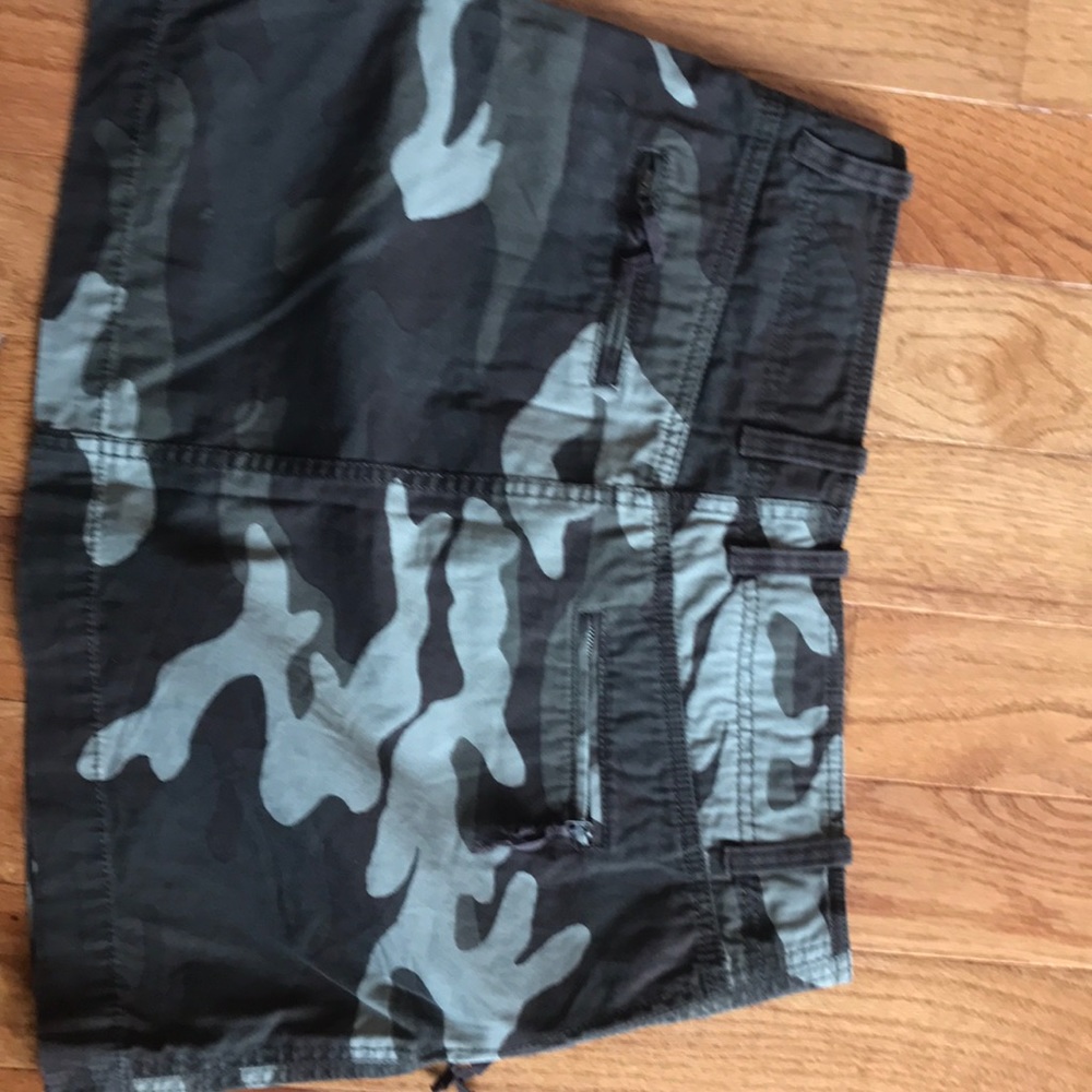 Skirt - Picture 2 of 2